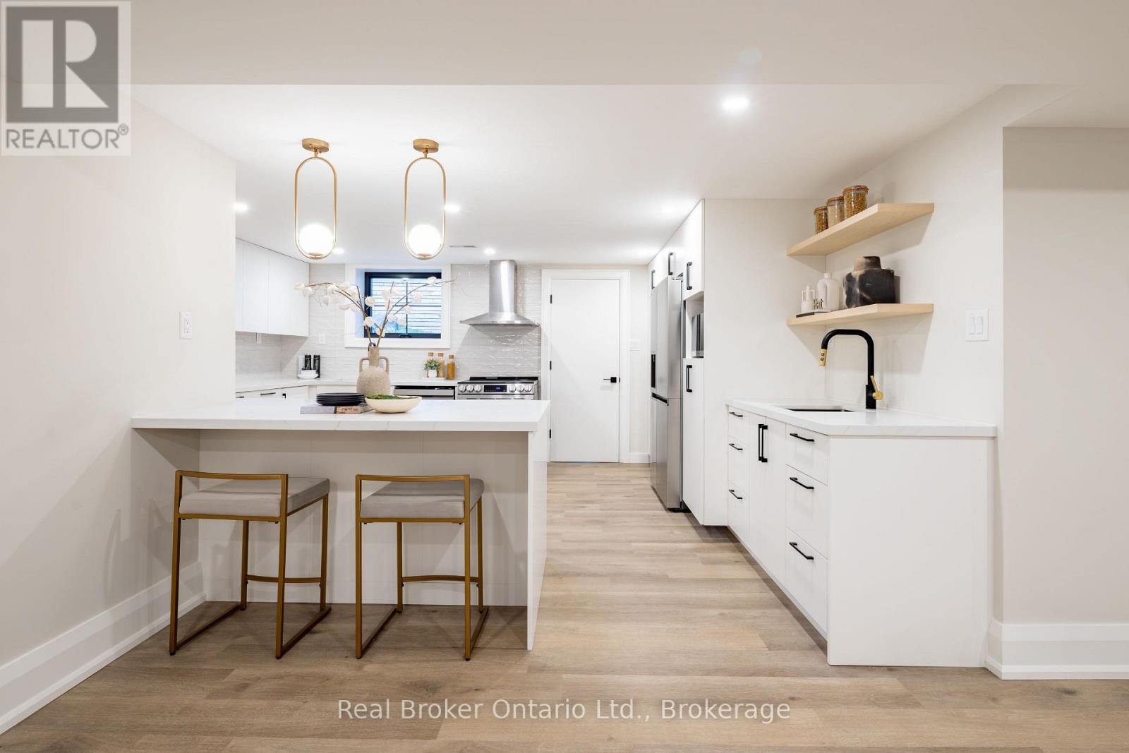 841 DANFORTH PLACE - 33