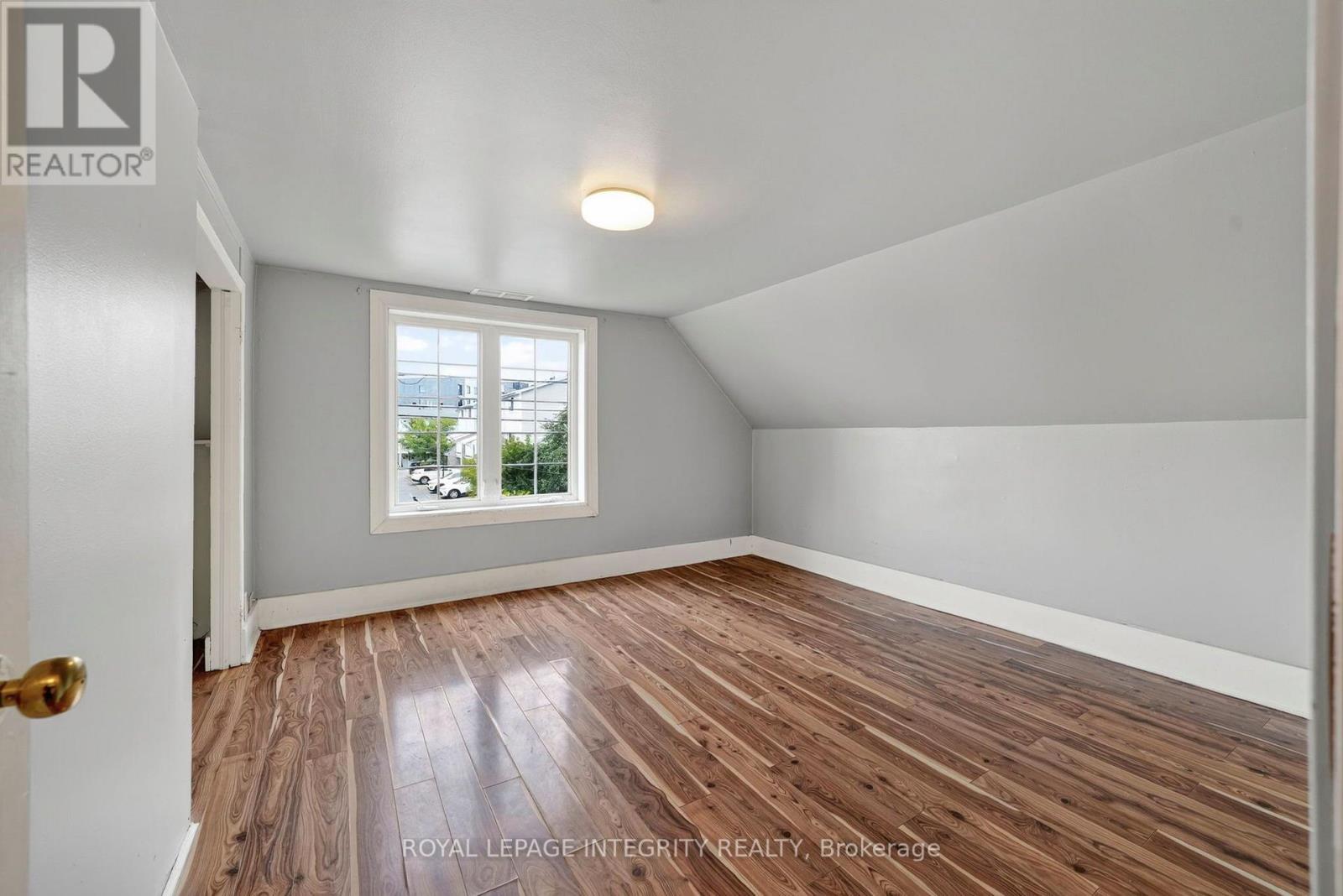 836 MARLBOROUGH STREET N - Image 11