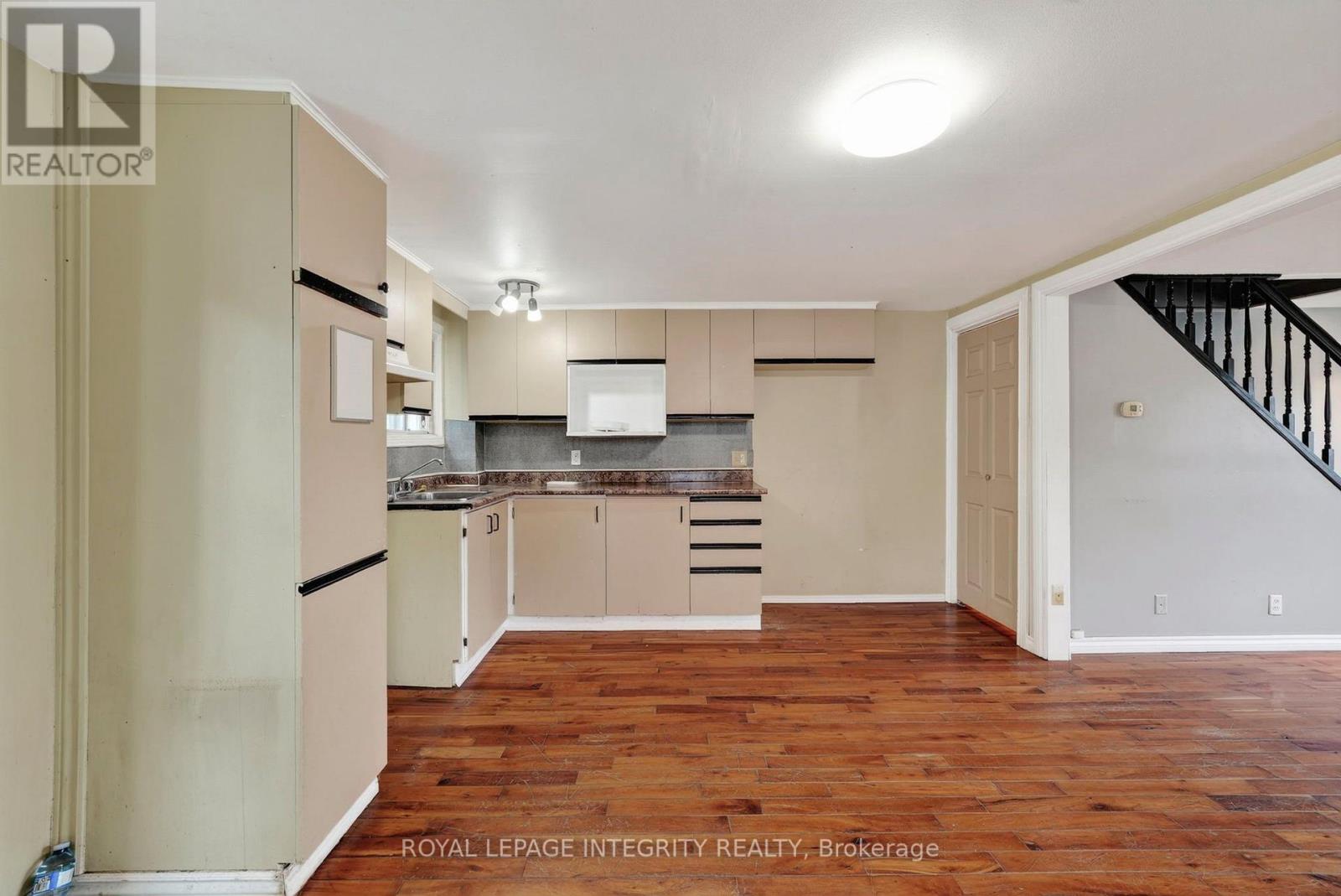 836 MARLBOROUGH STREET N - 8