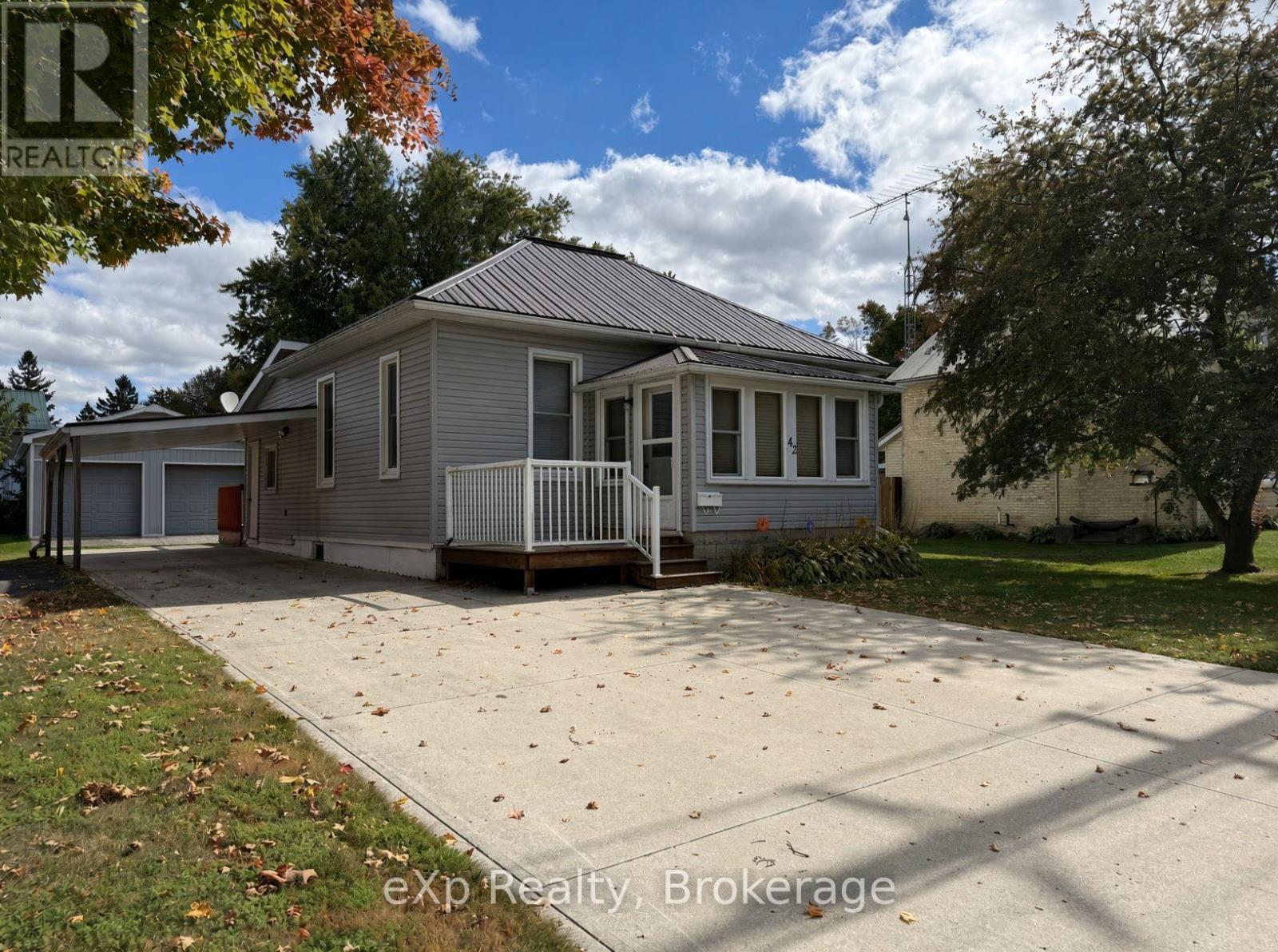 42 CLARINDA STREET S - 1
