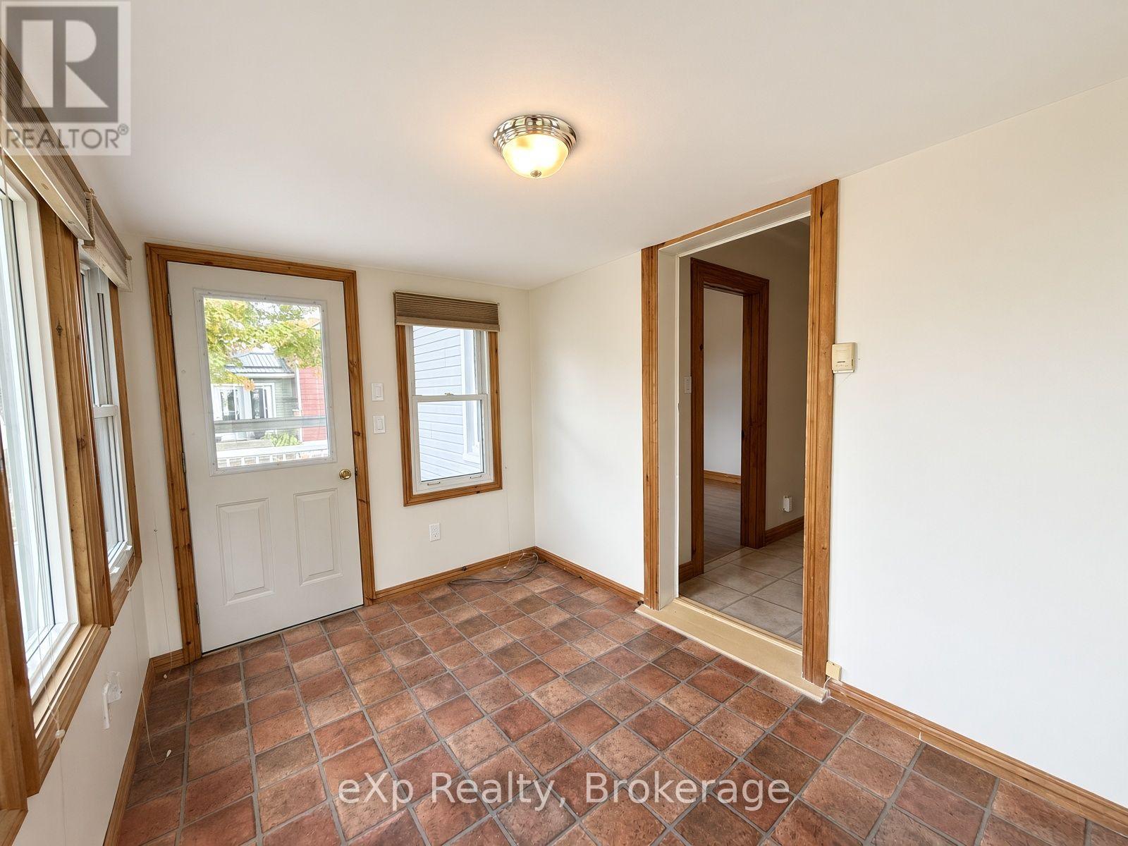 42 CLARINDA STREET S - Image 5