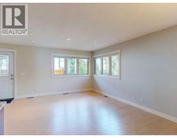 23 Brown Crescent NW - photo 4