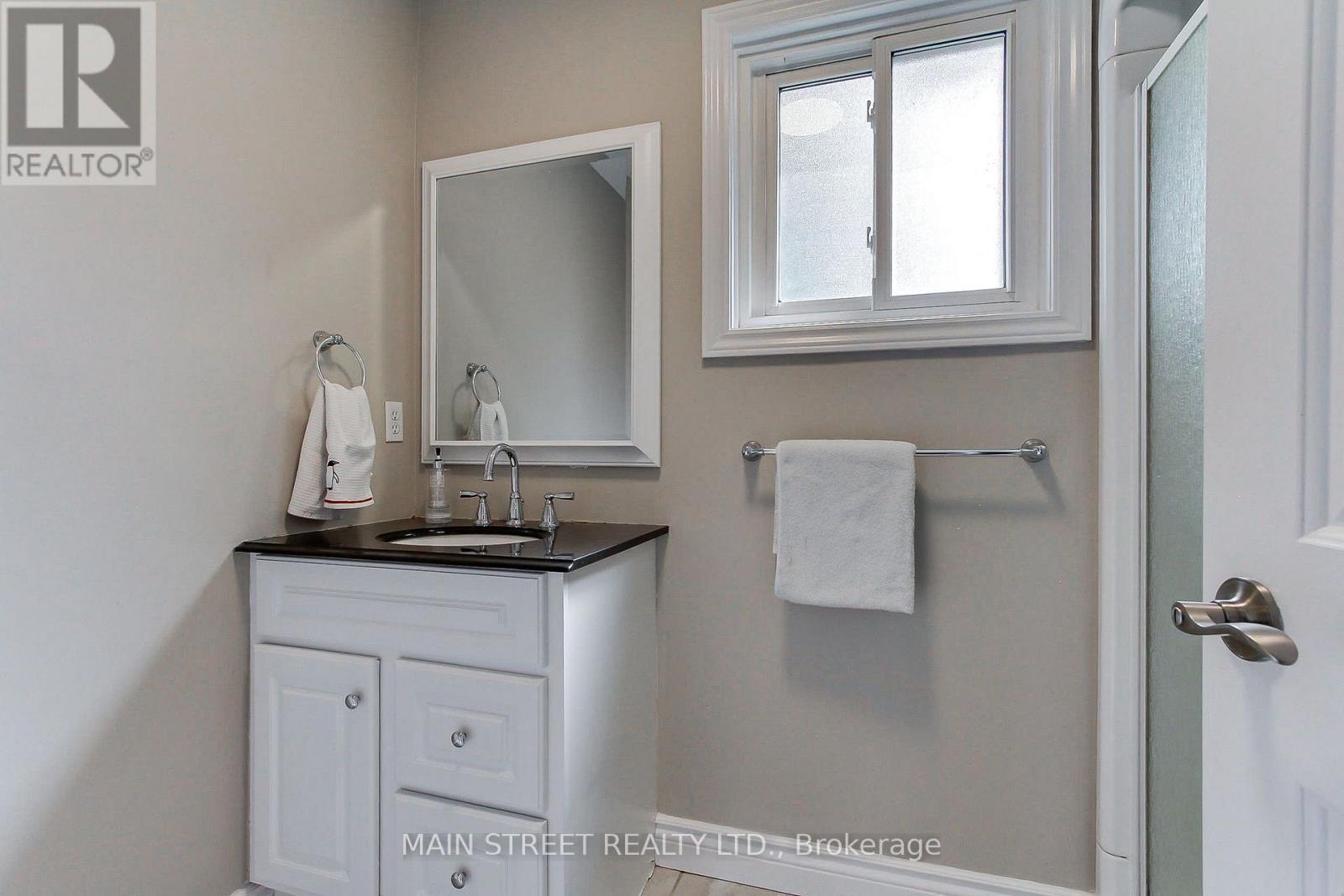 850 ARNOLD CRESCENT - 22