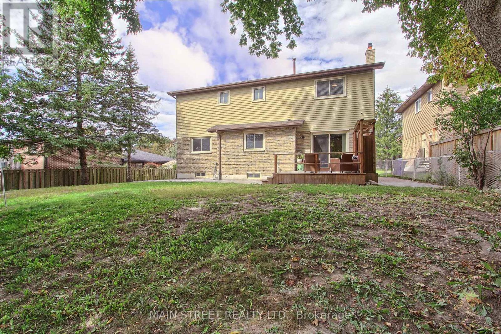850 ARNOLD CRESCENT - 28