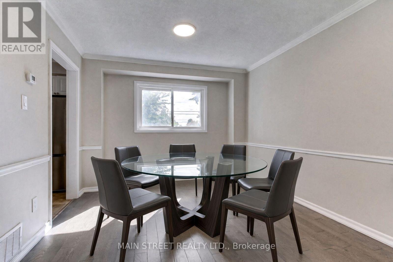 850 Arnold Crescent, Newmarket, ON photo 9