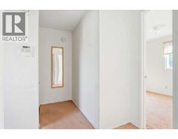 3012 Dover Crescent Se, Calgary, AB T2B1V2 Photo 10