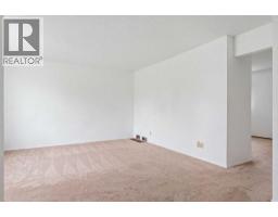 4pc Bathroom - 3012 Dover Crescent Se, Calgary, AB T2B1V2 Photo 6
