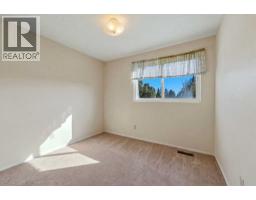 3012 Dover Crescent Se, Calgary, AB T2B1V2 Photo 12