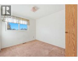 3012 Dover Crescent Se, Calgary, AB T2B1V2 Photo 11