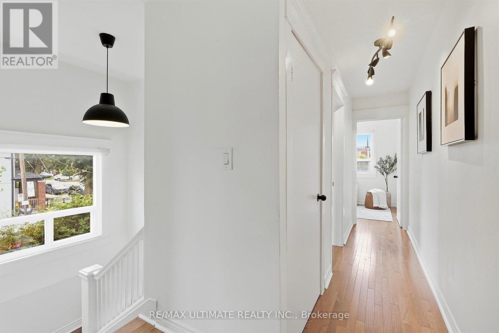 90 ROWNTREE AVENUE - 12