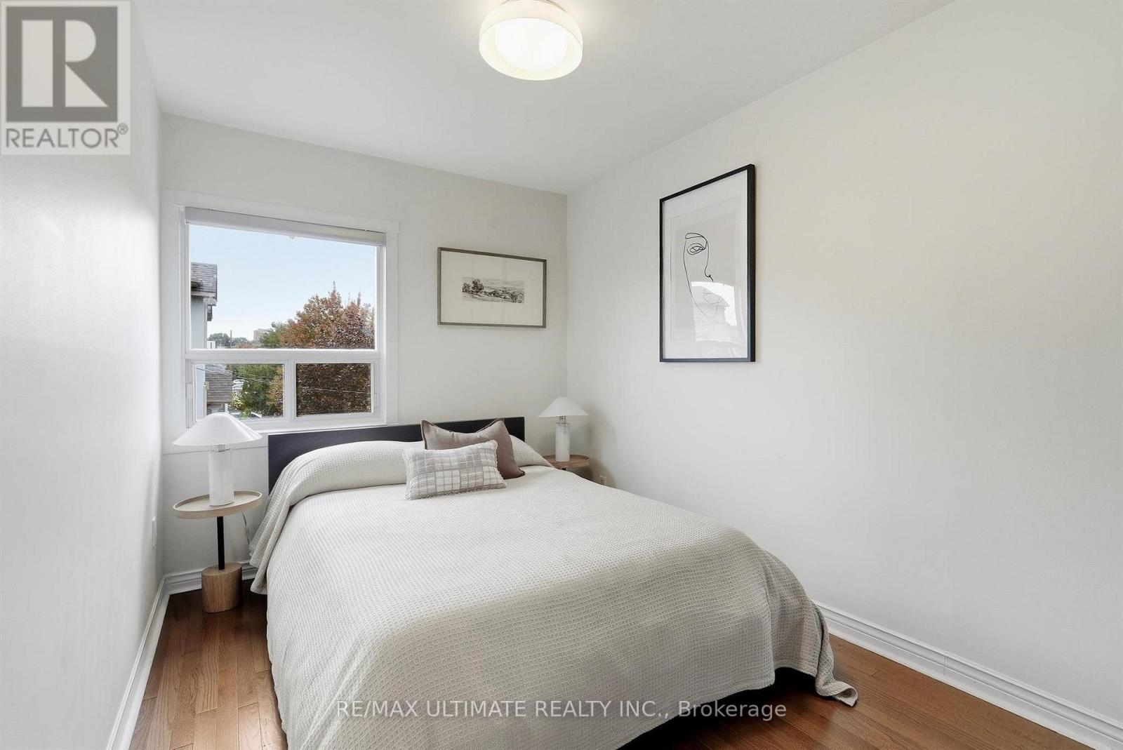 90 ROWNTREE AVENUE - 13