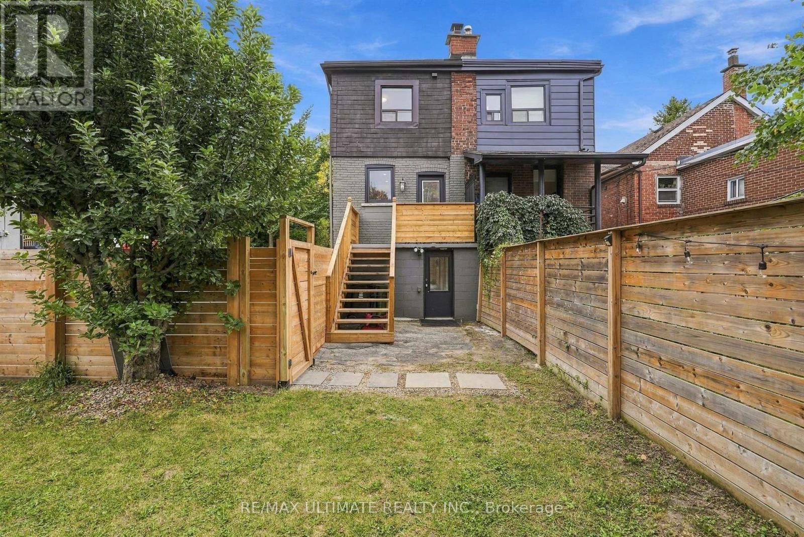 90 ROWNTREE AVENUE - 26