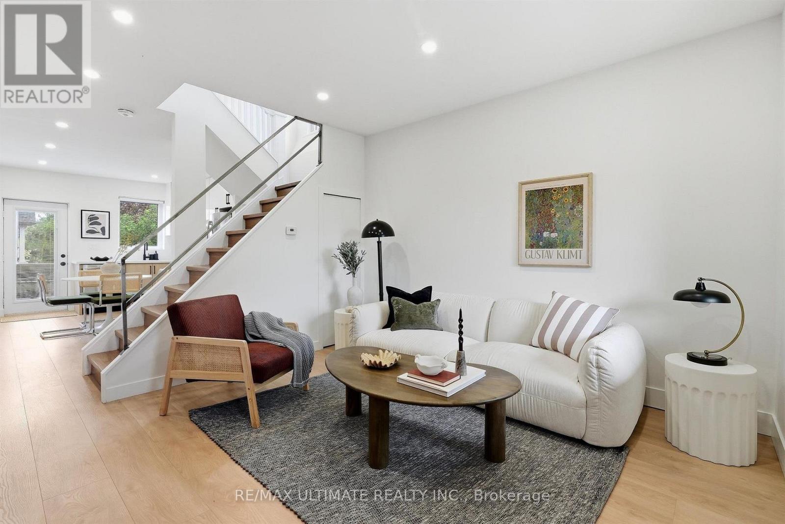 90 ROWNTREE AVENUE - 3