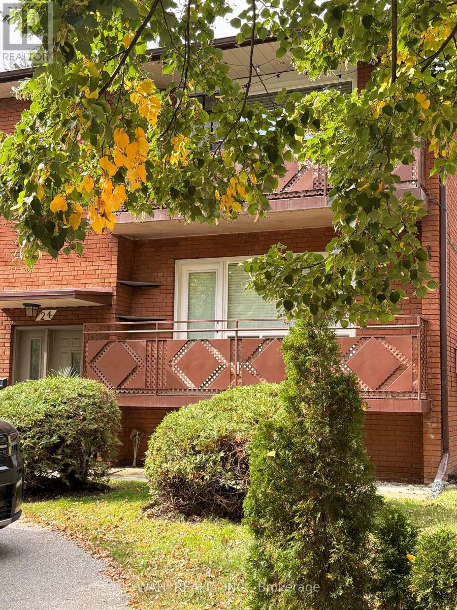 UNIT 2 - 24 LLOYD GEORGE AVENUE
