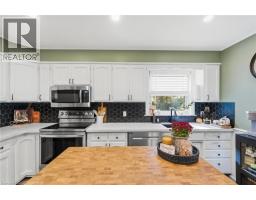 Eat in kitchen - 36 Pottruff Road, Hamilton, ON L8H2M1 Photo 11