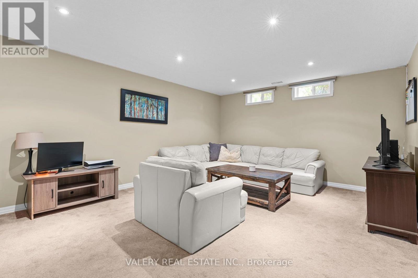 276 MAURICE STREET - Image 29
