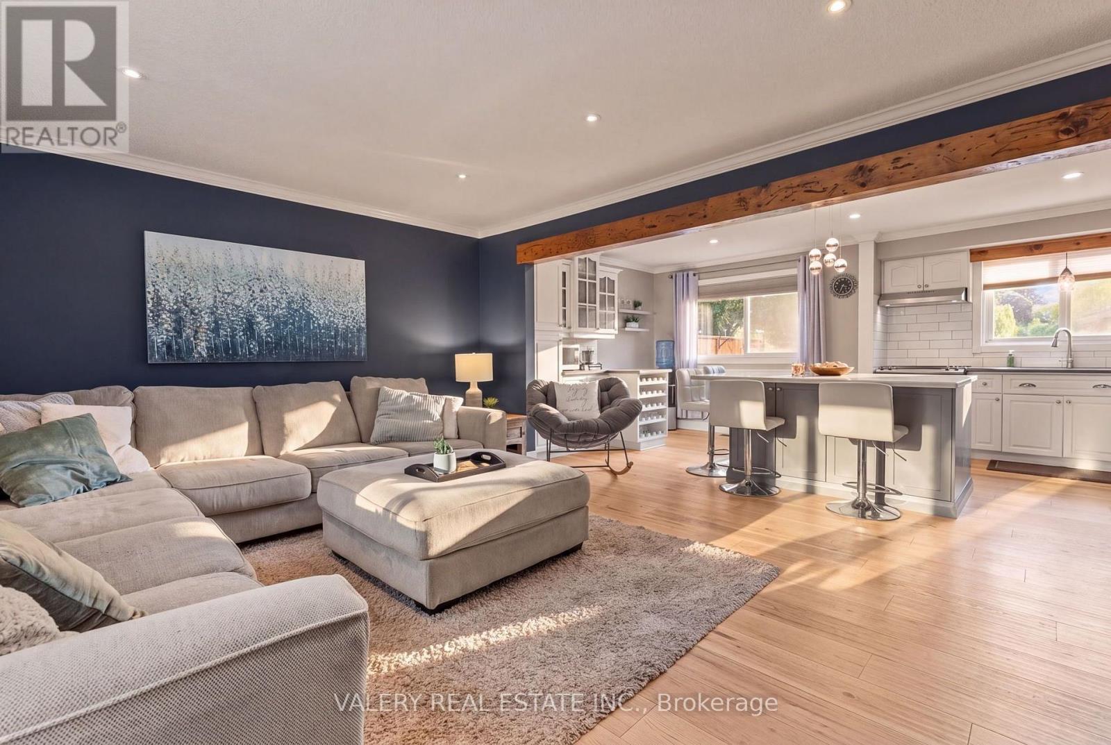 276 MAURICE STREET - 5