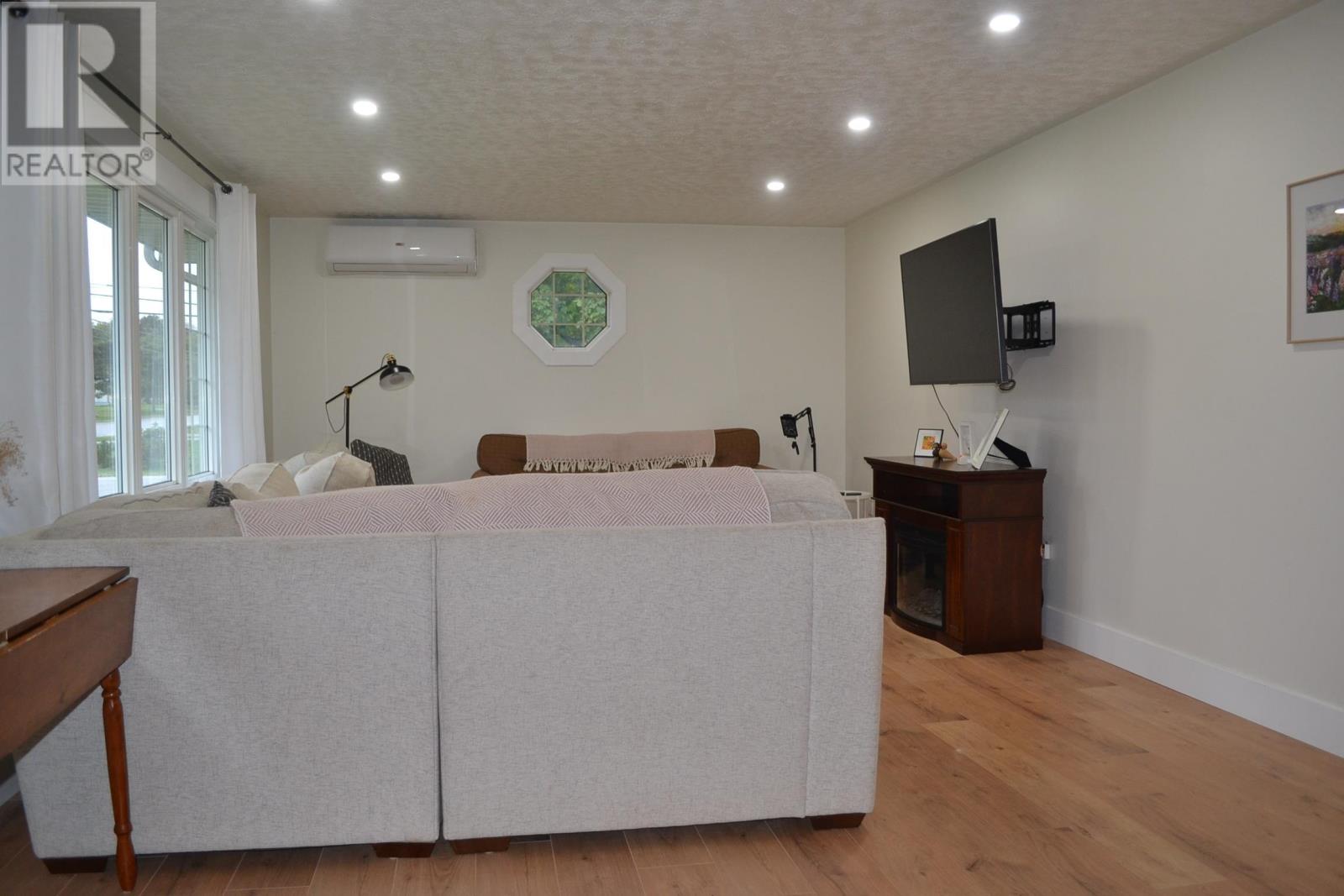 103 Oak Drive - Image 10
