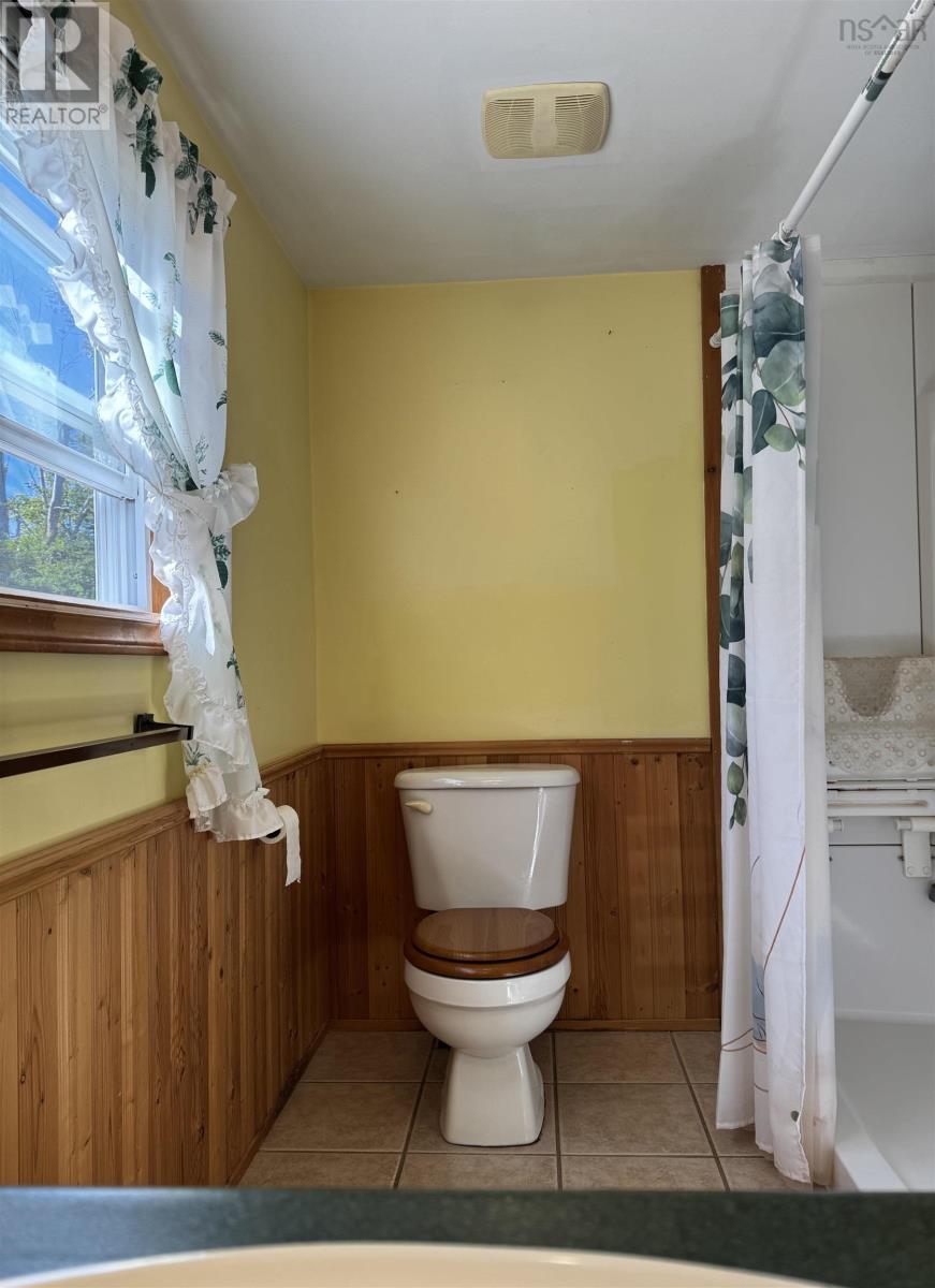 52 Dunhams Landing Road - Image 19