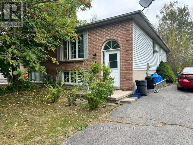 272 OWENS CRESCENT - 3