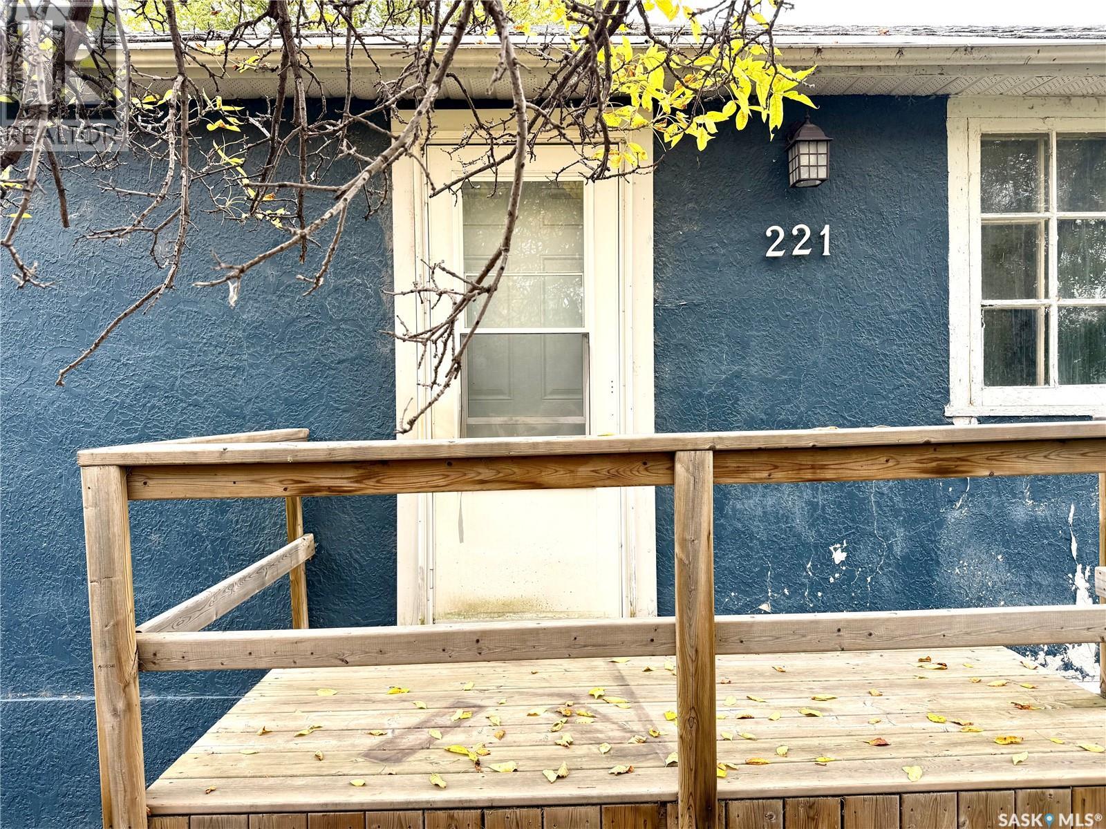 221 4th AVENUE N - 2