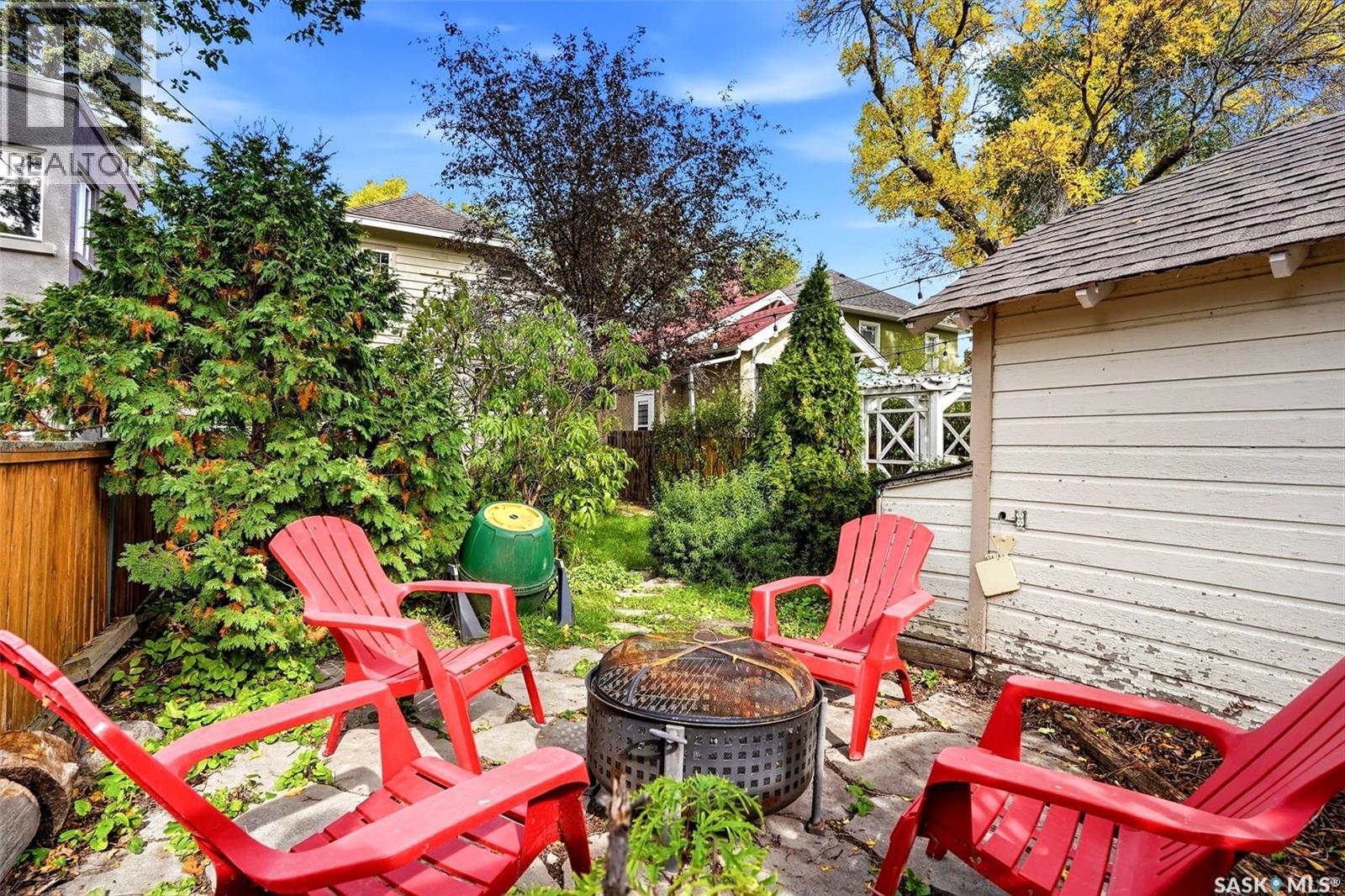 2731 Hill AVENUE - 34