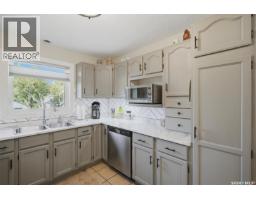 Family room - 389 21st Street W, Prince Albert, SK S6V4J2 Photo 9