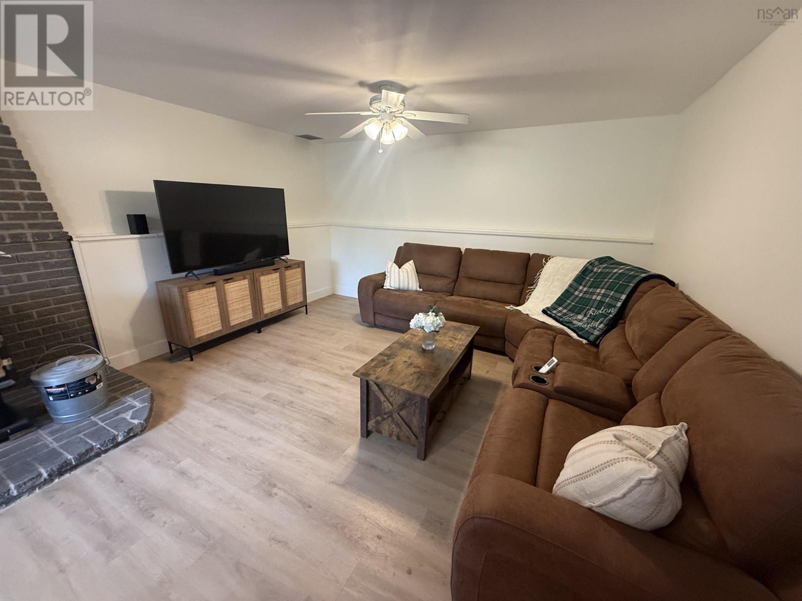 7 Brian Andrew Street - Image 37