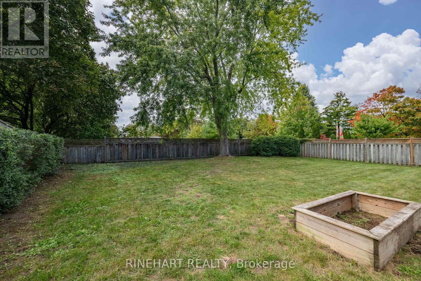 17 APPLEWOOD LANE - Image 33