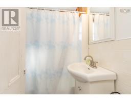 5402 Highway 1, Salmon River, NS B5A5B3 Photo 16