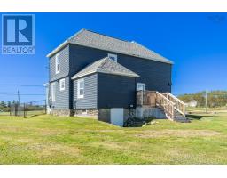Living room - 5402 Highway 1, Salmon River, NS B5A5B3 Photo 6