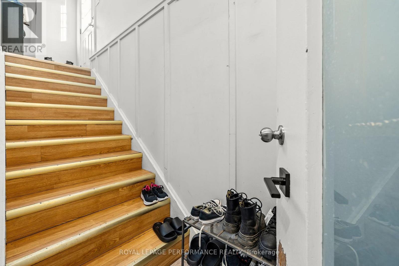 120 HERBERT STREET - 27