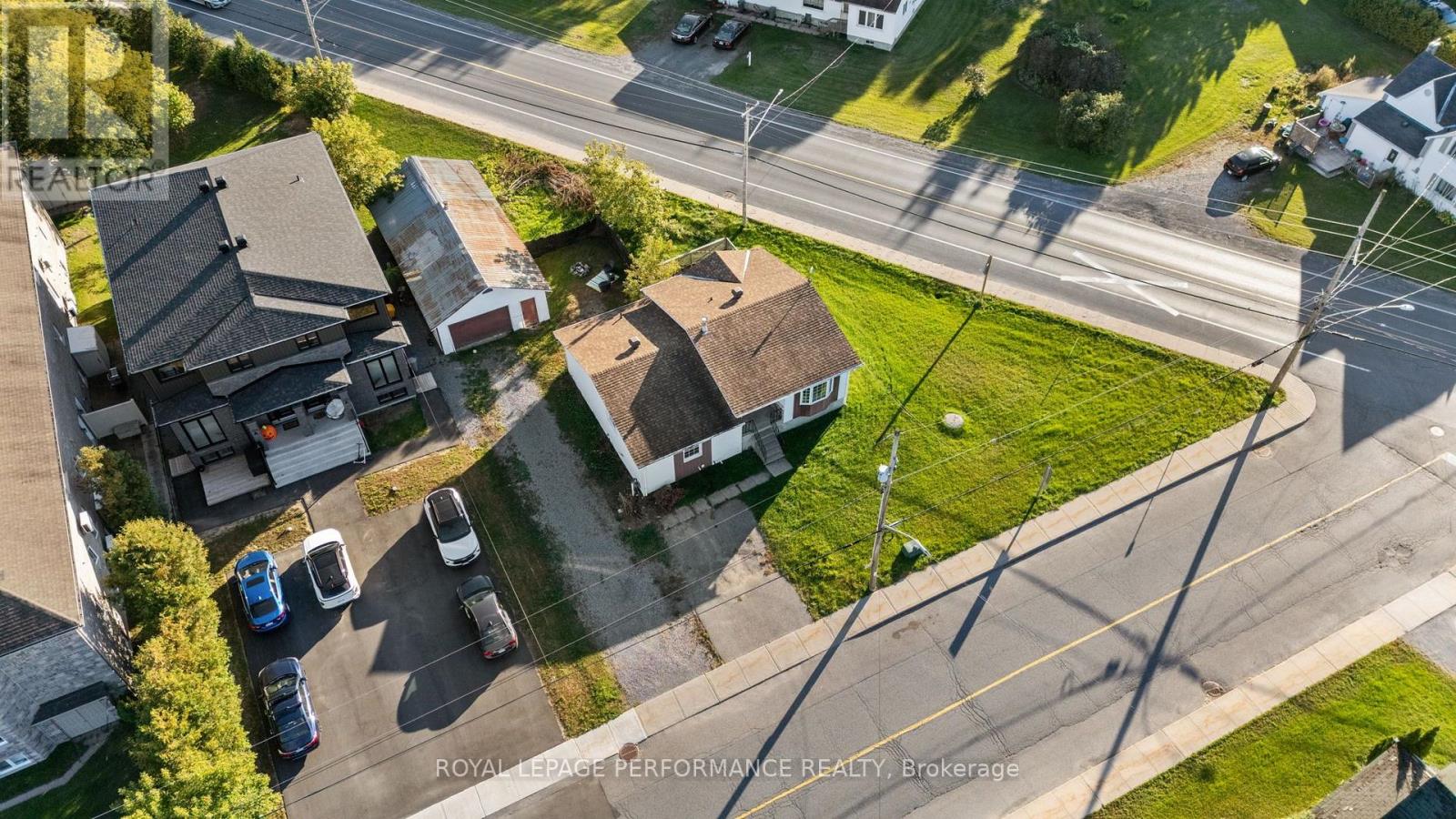 120 HERBERT STREET - 40