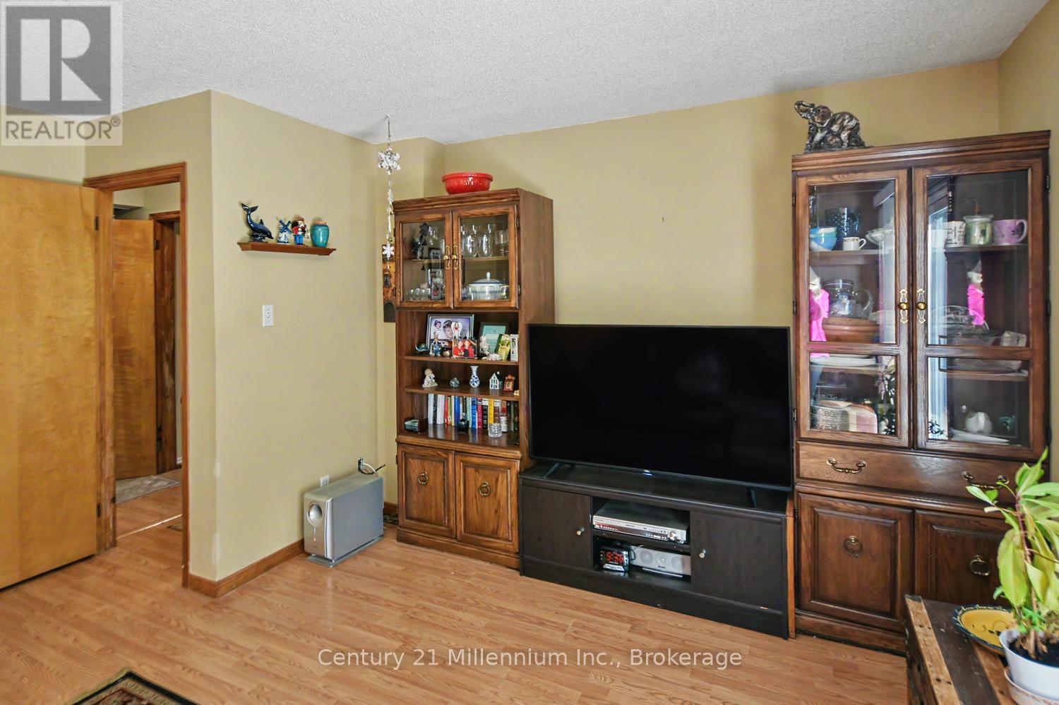 18 DILLON DRIVE - 41