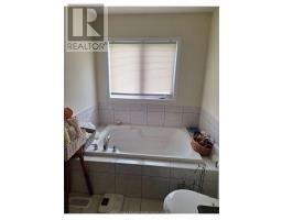 8 Longboat Run, Brantford, ON N3T0P3 Photo 11