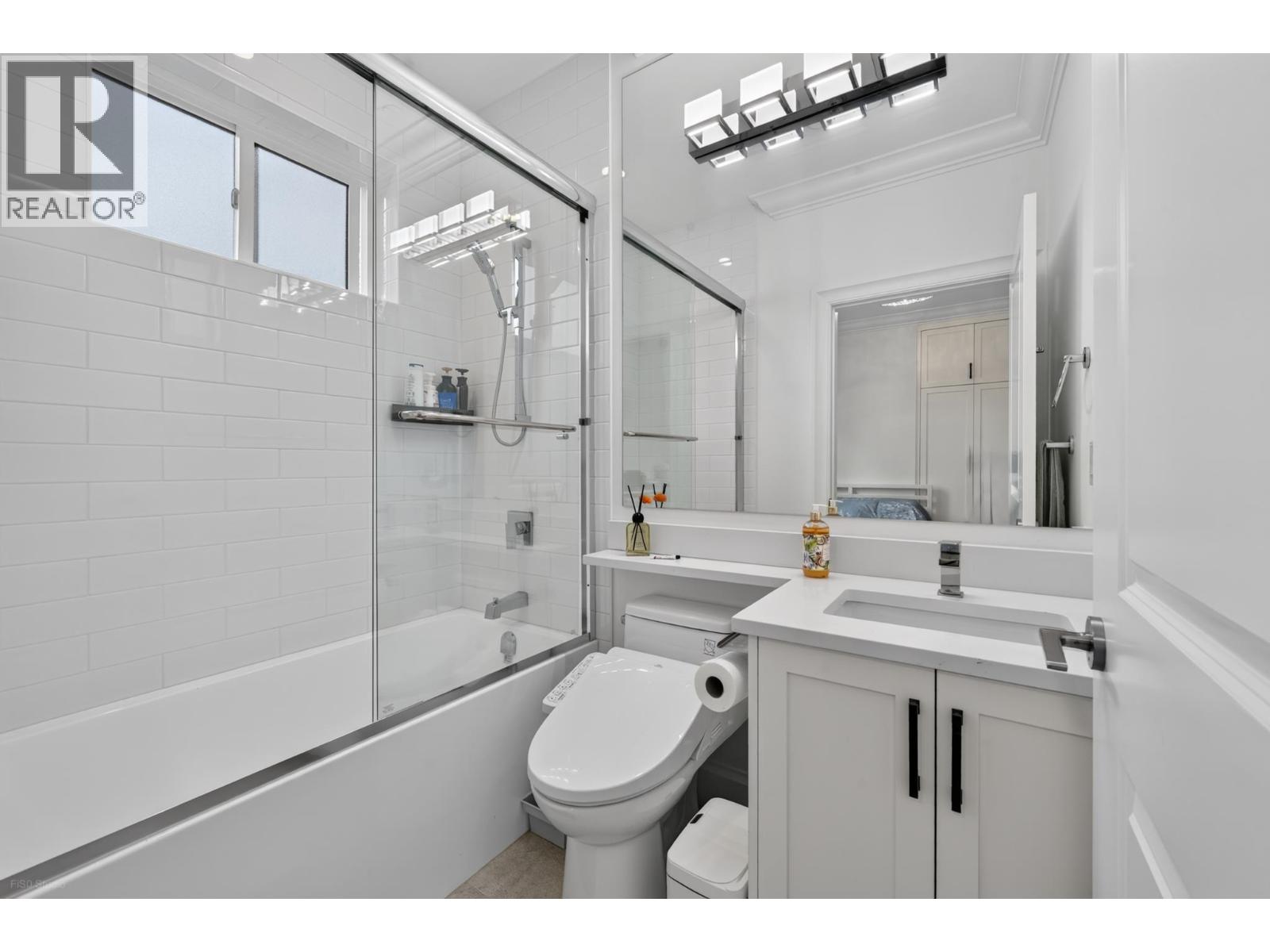 Photo of 5584 RUPERT STREET 15