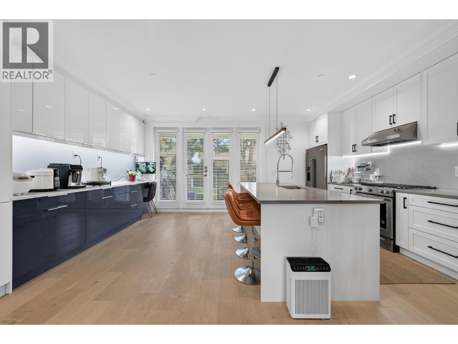 Photo of 5584 RUPERT STREET 8