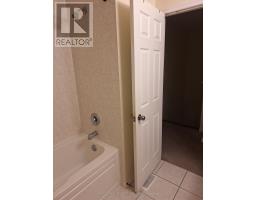 8 Longboat Run, Brantford, ON N3T0P3 Photo 18