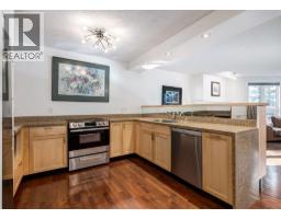 8402, 400 Eau Claire Avenue SW - photo 9