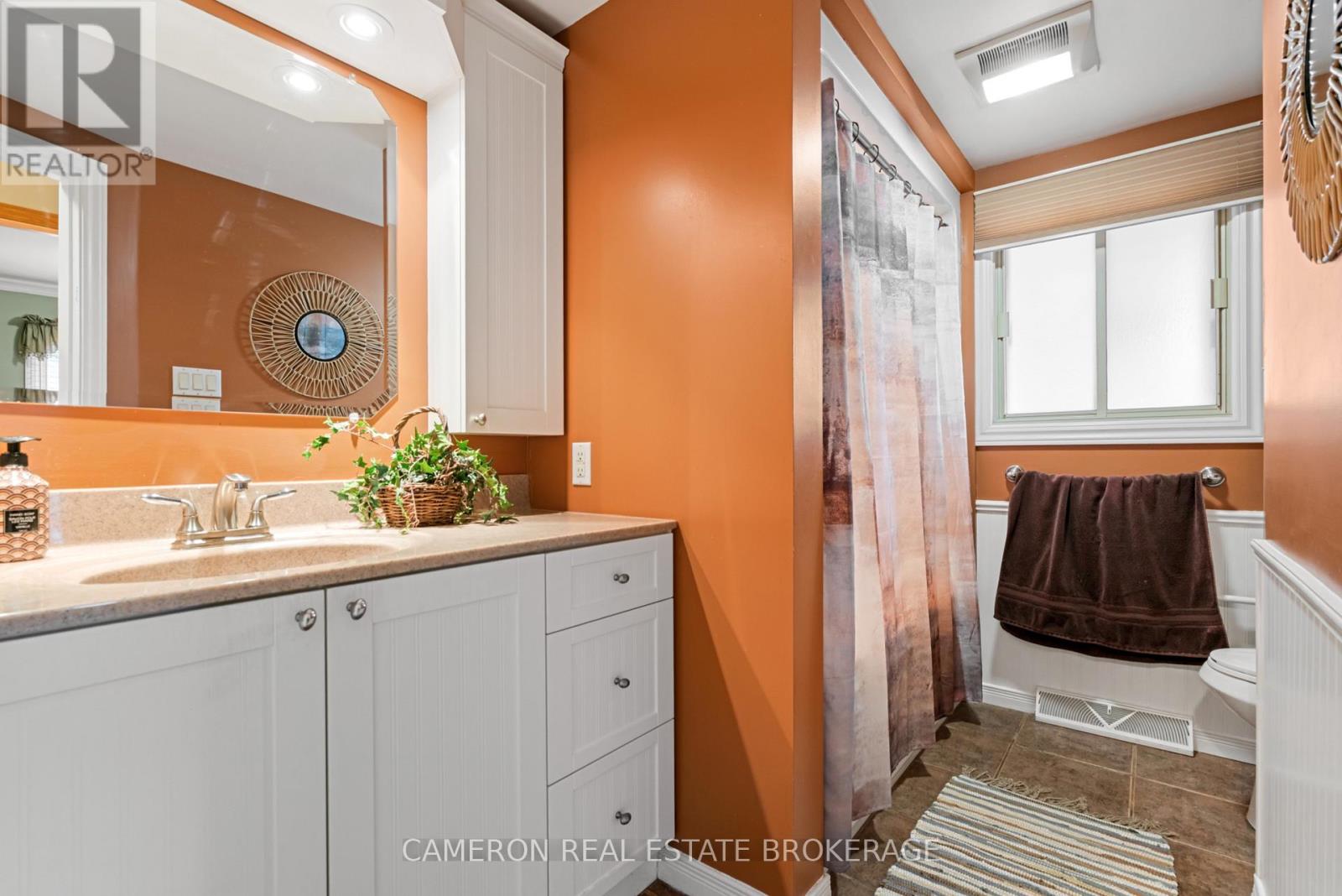 421 BEACH AVENUE - Image 15