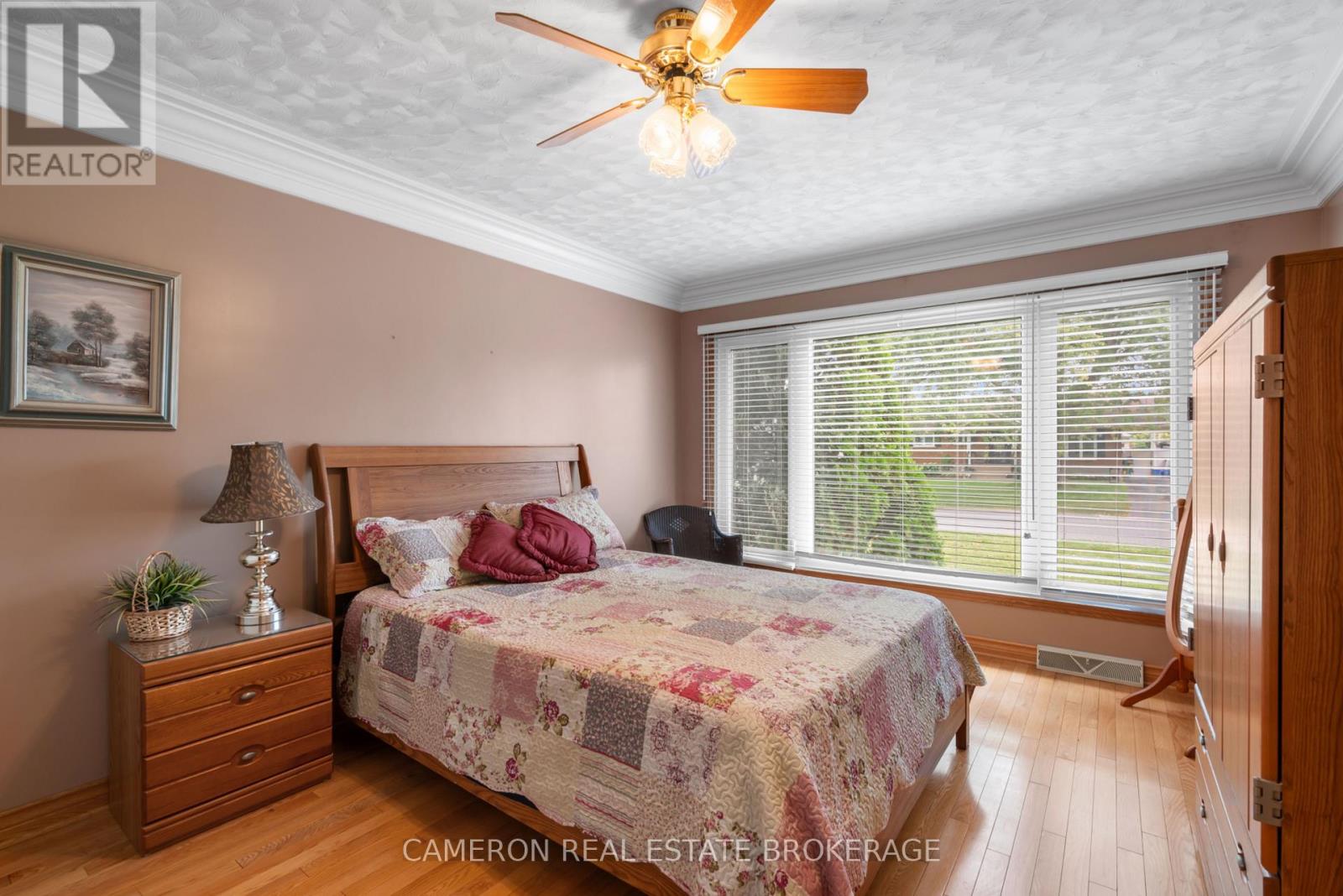 421 BEACH AVENUE - Image 9