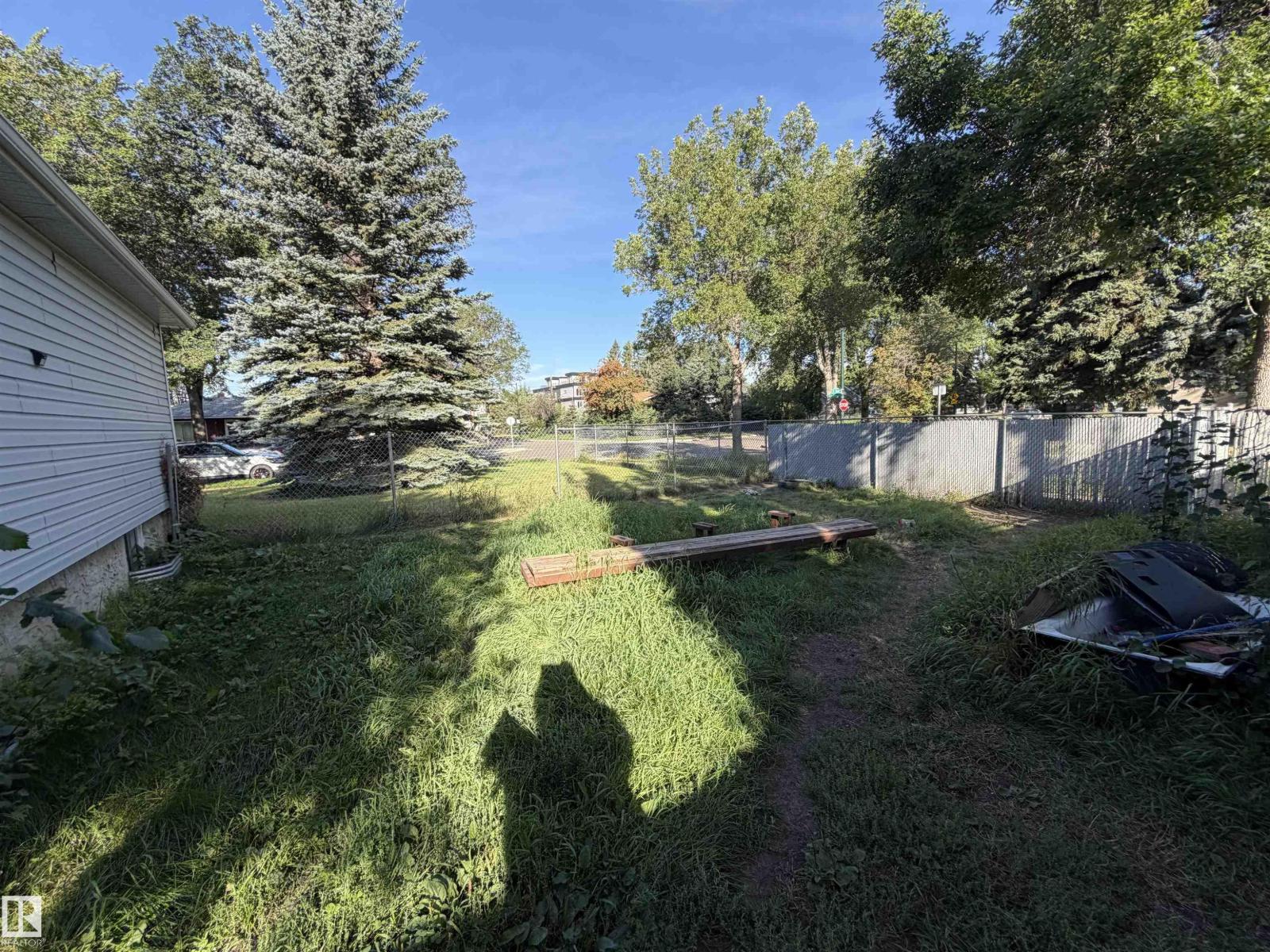 12245 81 ST NW - 9