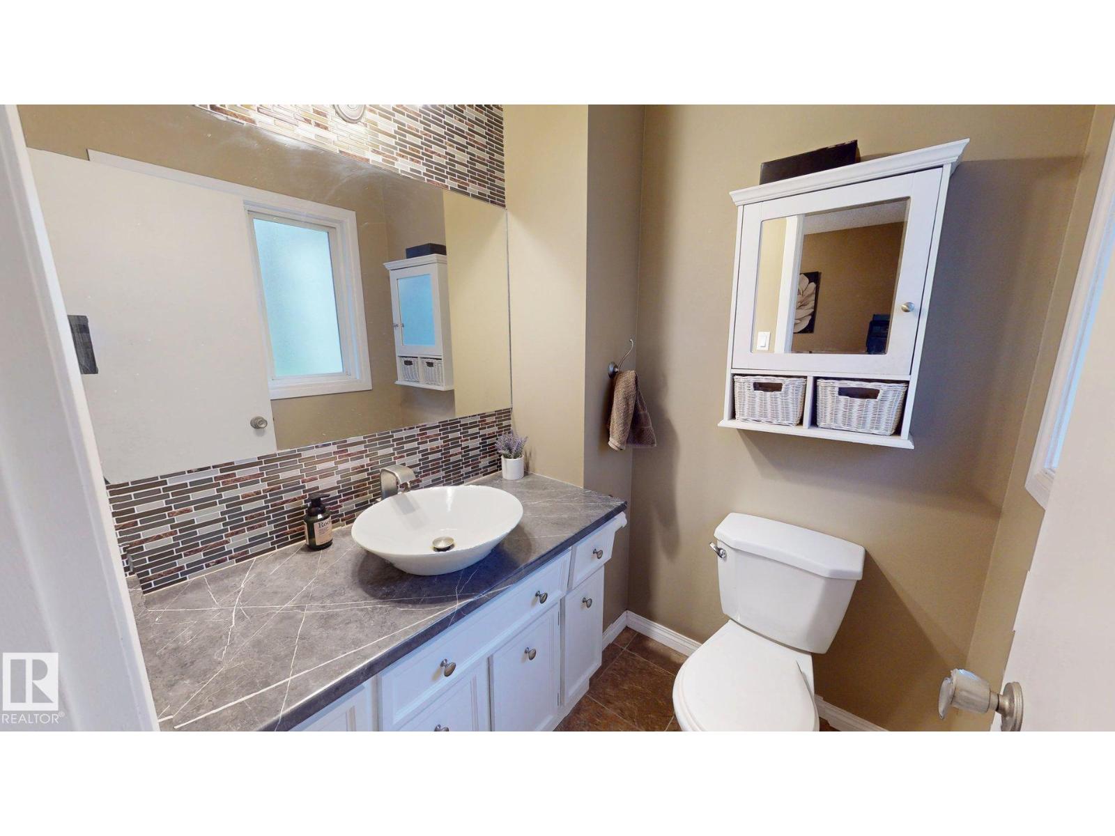 9813 152 ST NW - 12