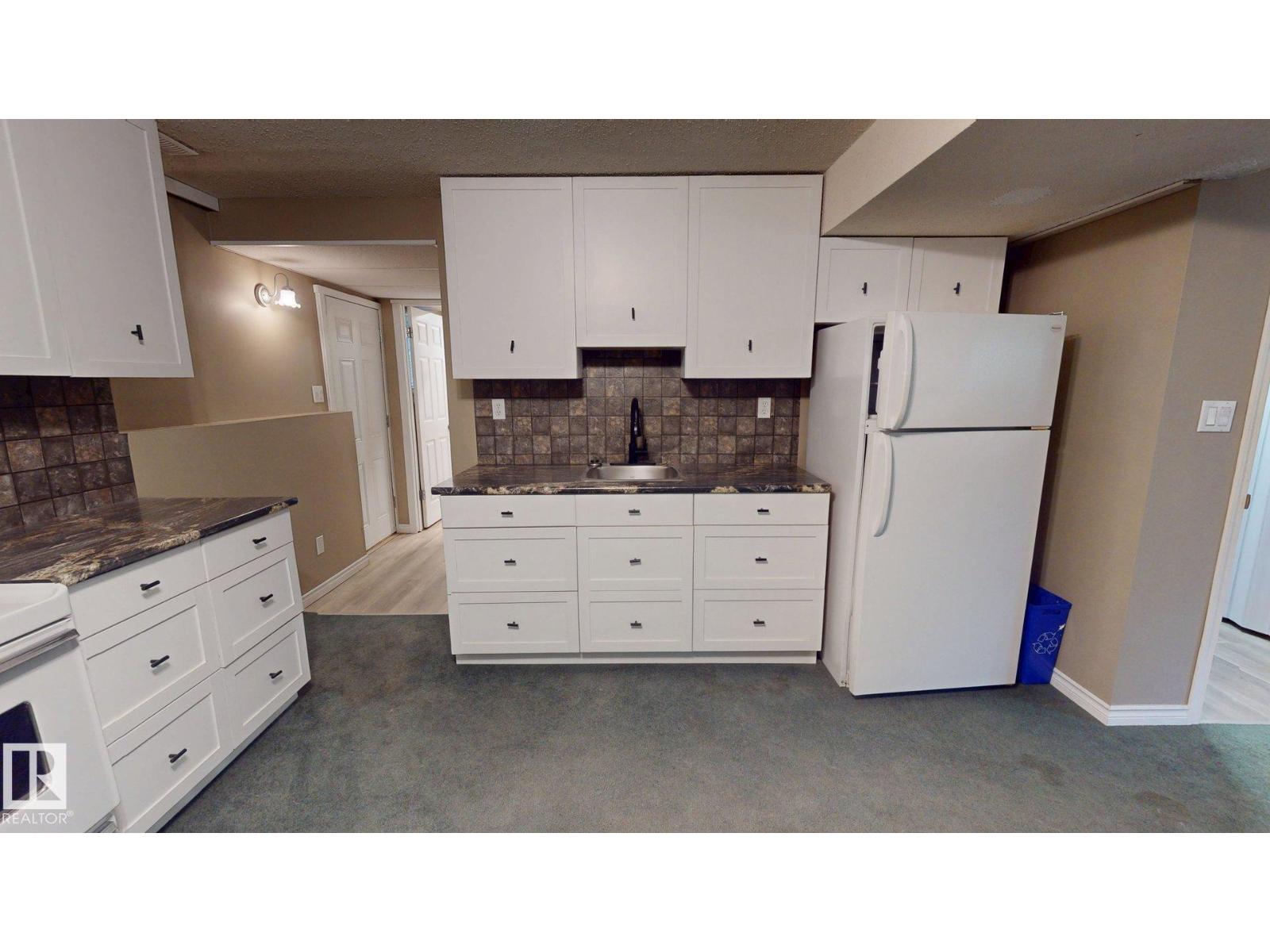 9813 152 ST NW - 21
