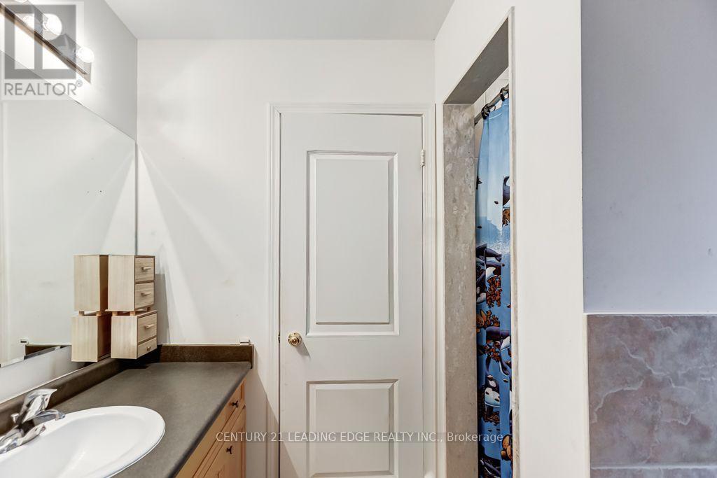 75 TRUMPETER STREET - 24