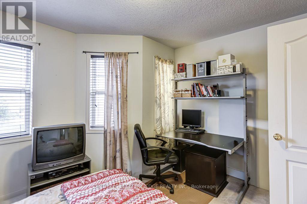 75 TRUMPETER STREET - Image 28