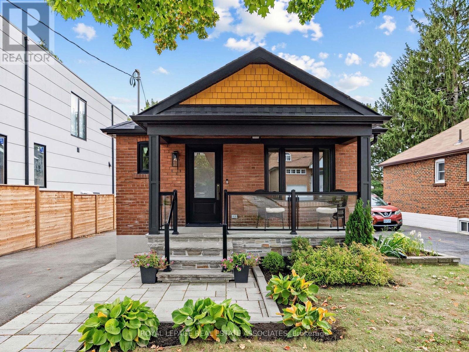 Photo of 41 Ringley Avenue