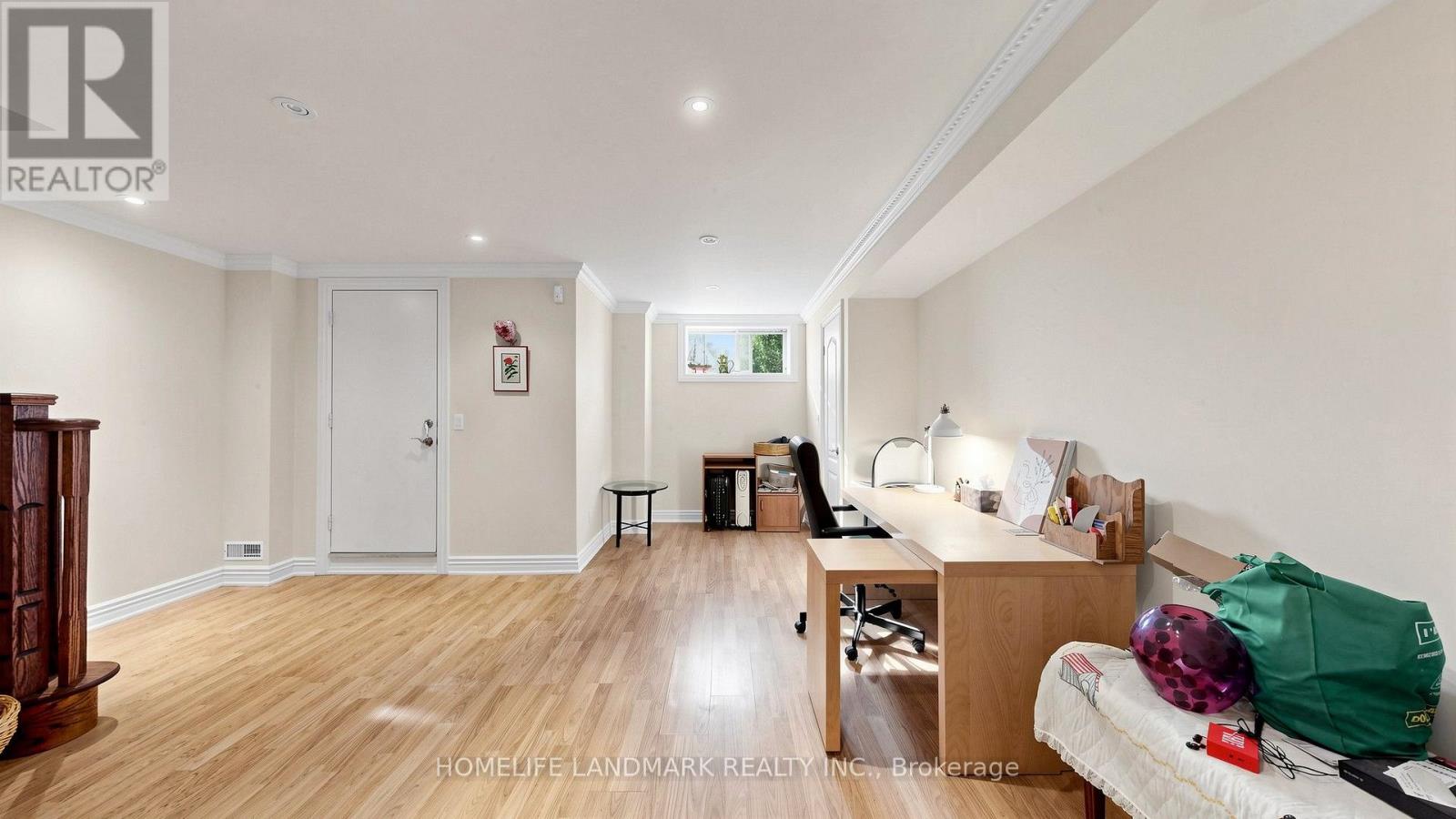 357 BARTLETT AVENUE N - Image 32