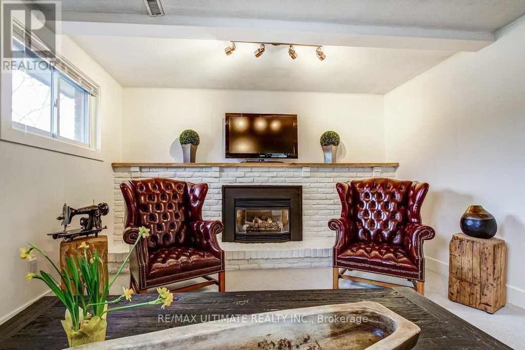 2391 WYANDOTTE DRIVE - 22