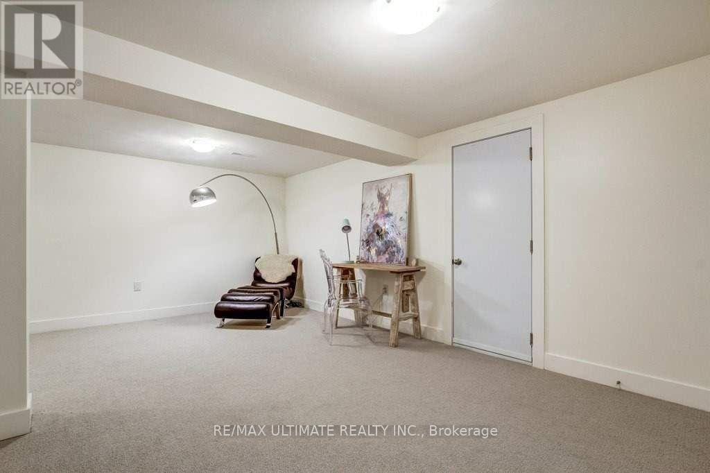 2391 WYANDOTTE DRIVE - 25